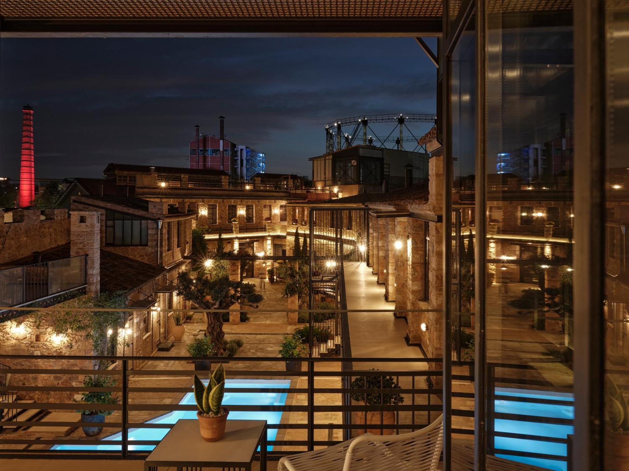 Not Hotel